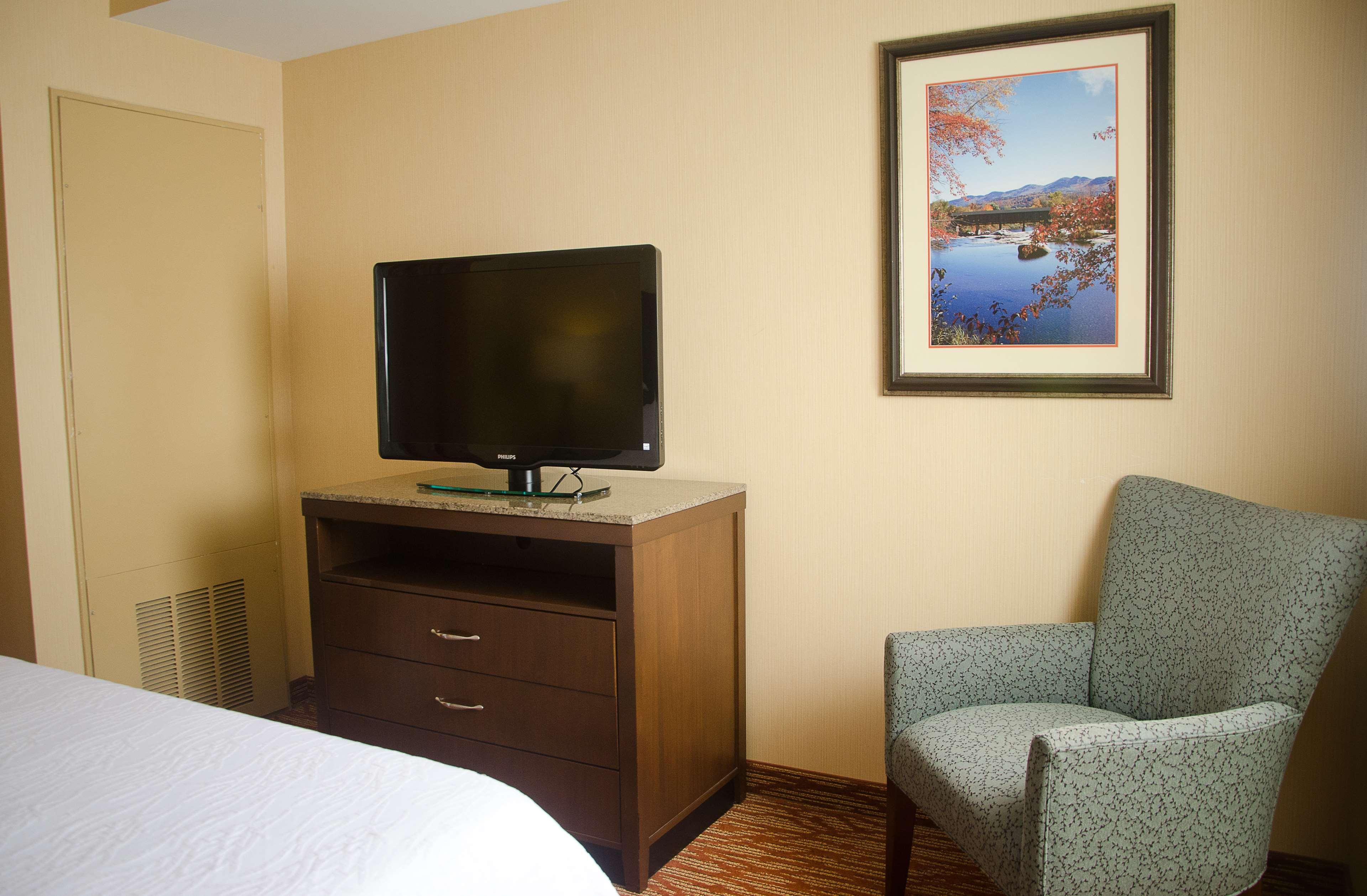 Hilton Garden Inn Watertown Ngoại thất bức ảnh