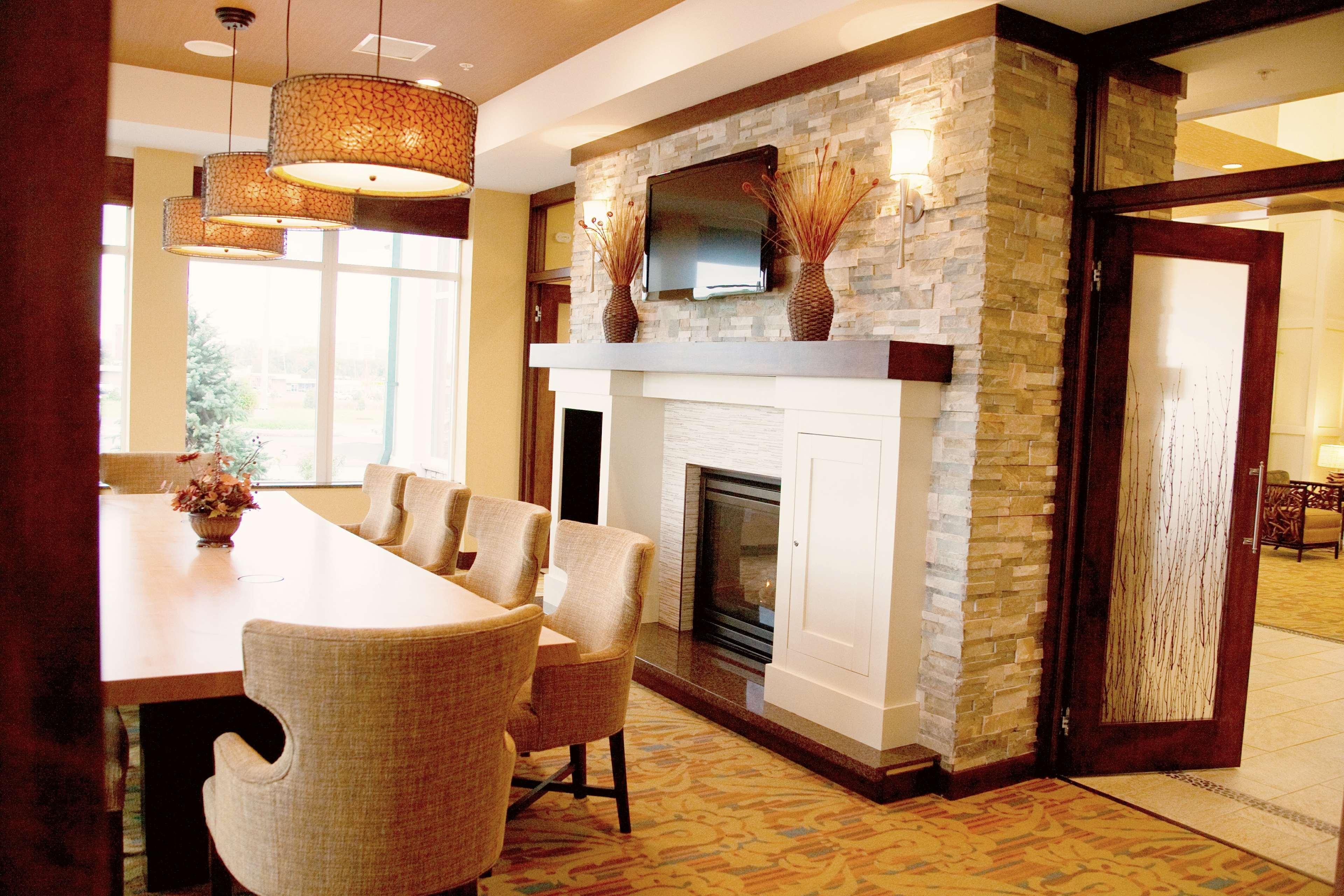Hilton Garden Inn Watertown Ngoại thất bức ảnh