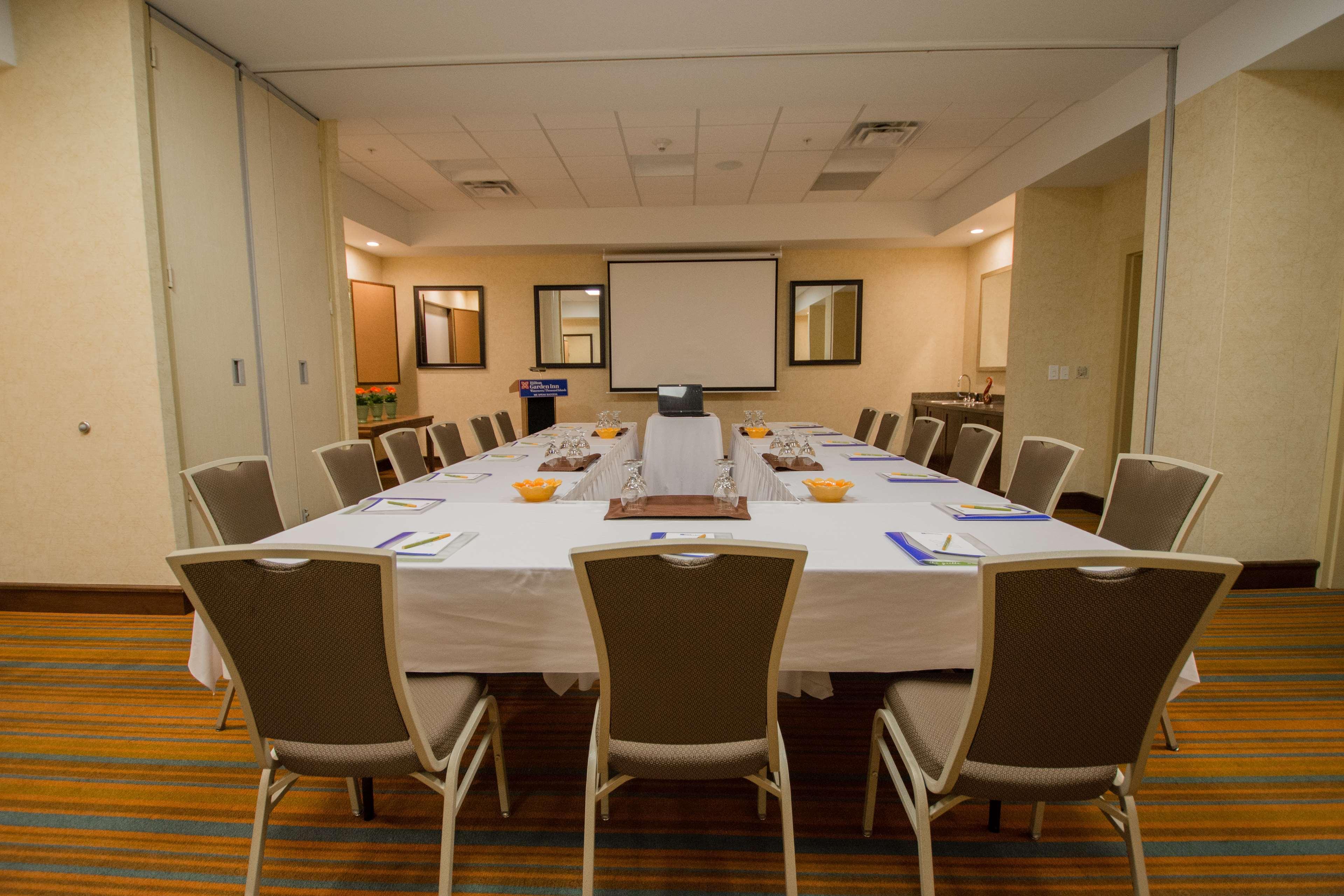 Hilton Garden Inn Watertown Ngoại thất bức ảnh