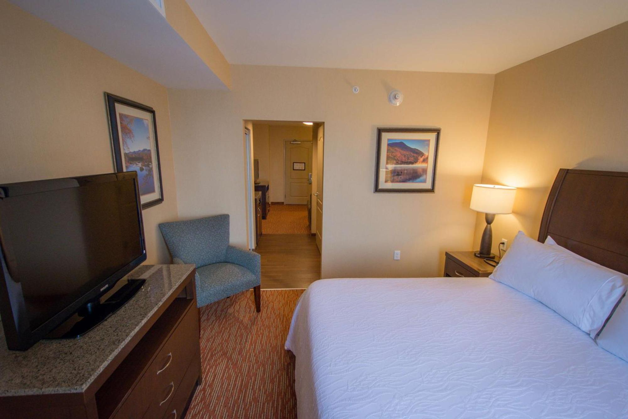 Hilton Garden Inn Watertown Ngoại thất bức ảnh