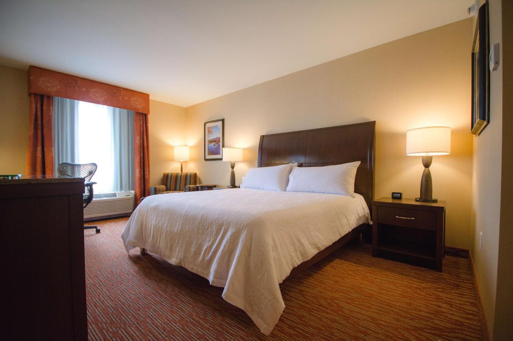 Hilton Garden Inn Watertown Ngoại thất bức ảnh