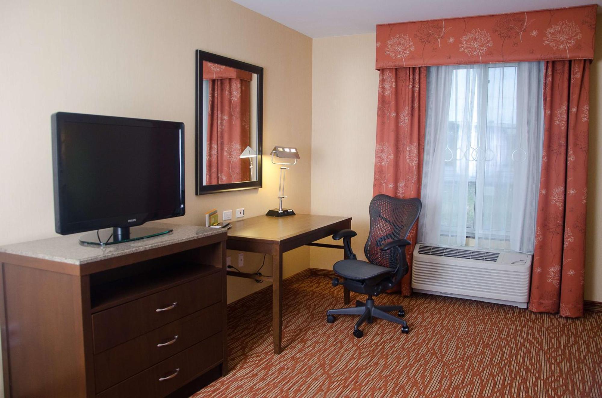 Hilton Garden Inn Watertown Ngoại thất bức ảnh
