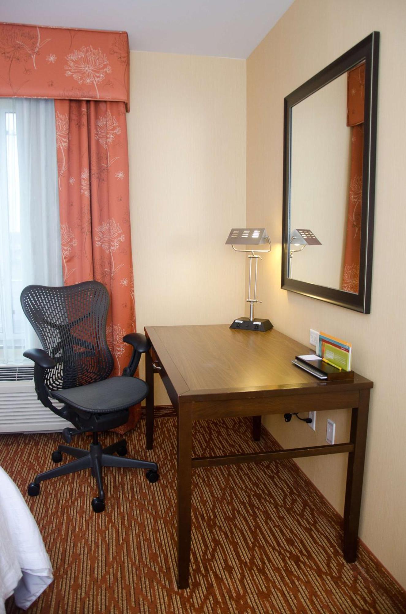 Hilton Garden Inn Watertown Ngoại thất bức ảnh