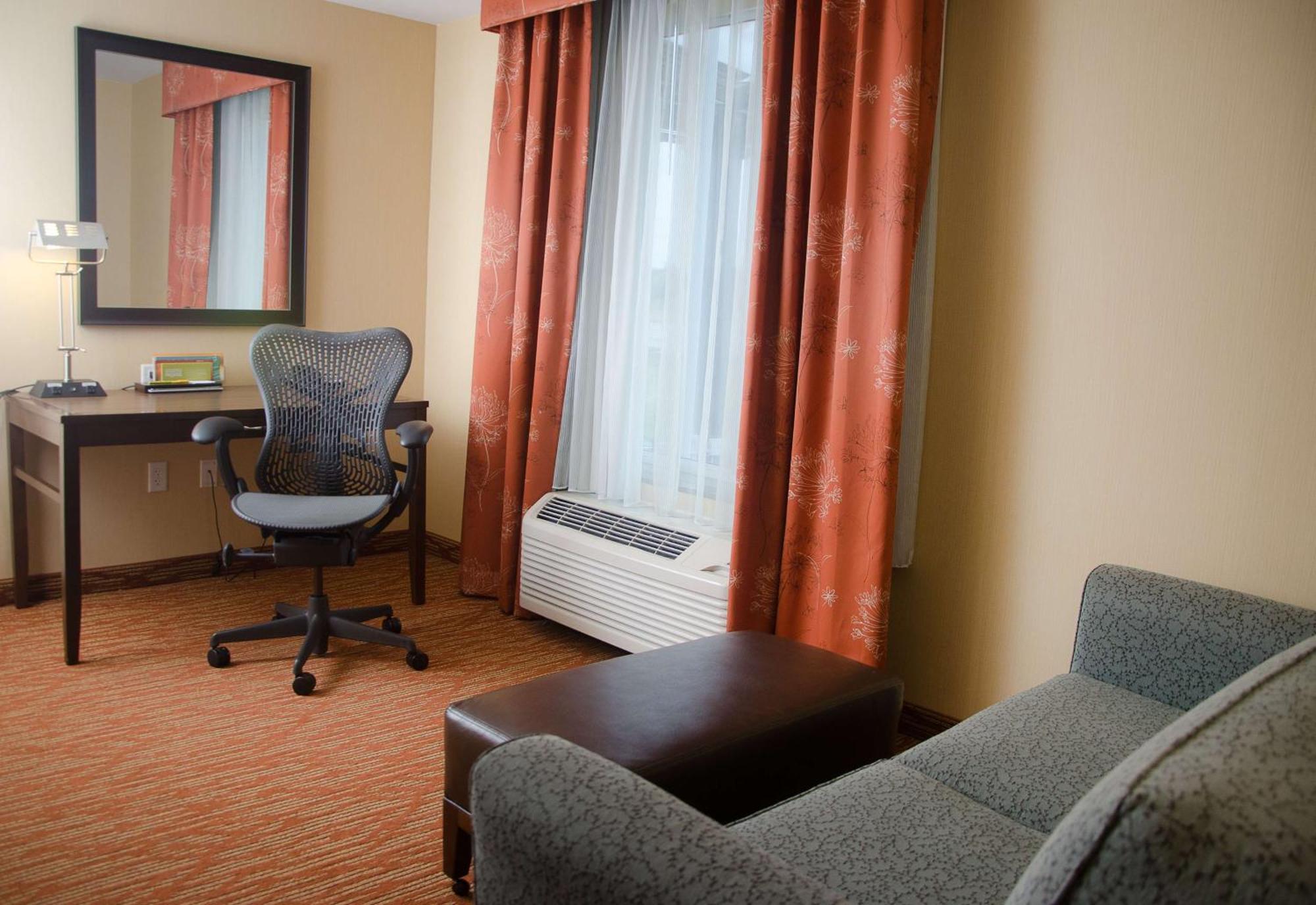 Hilton Garden Inn Watertown Ngoại thất bức ảnh