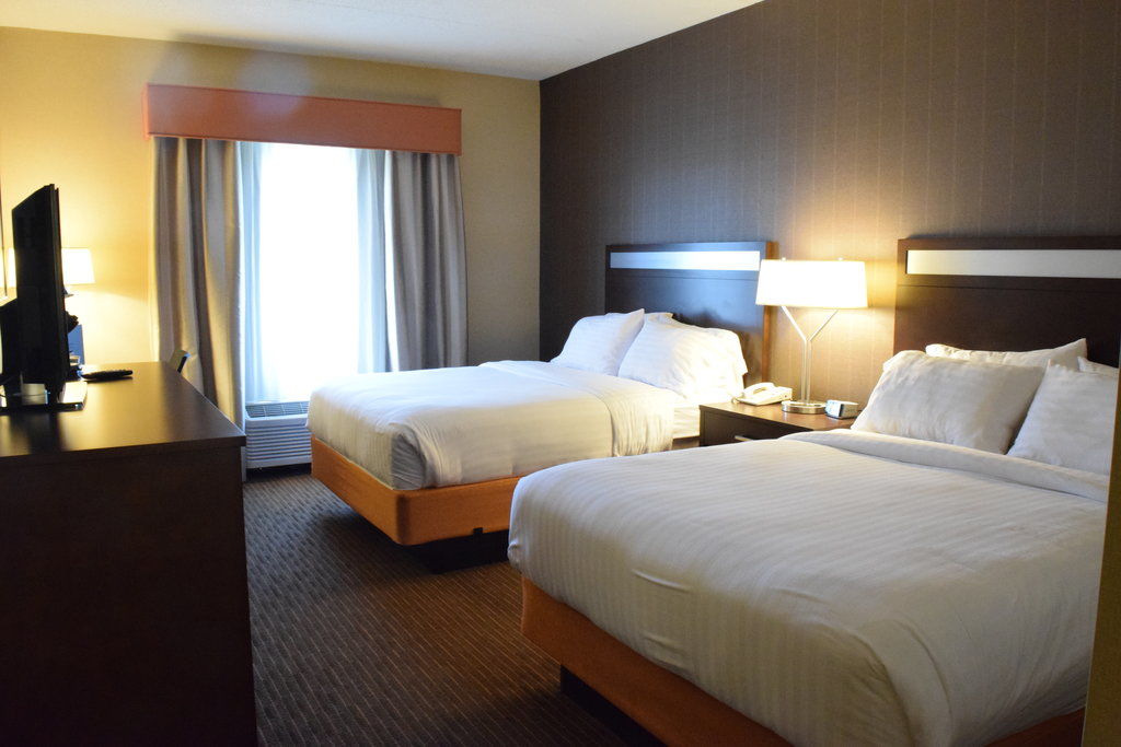 Hilton Garden Inn Watertown Ngoại thất bức ảnh