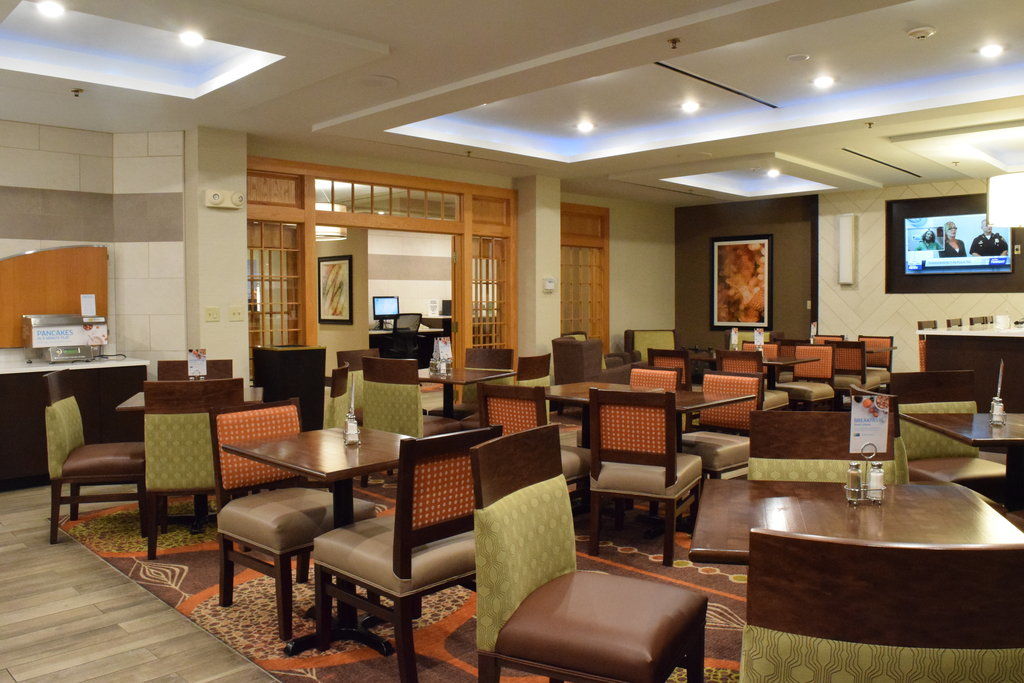 Hilton Garden Inn Watertown Ngoại thất bức ảnh